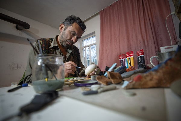 Foto - Dal ve taşları sanat eserine dönüştürüyor