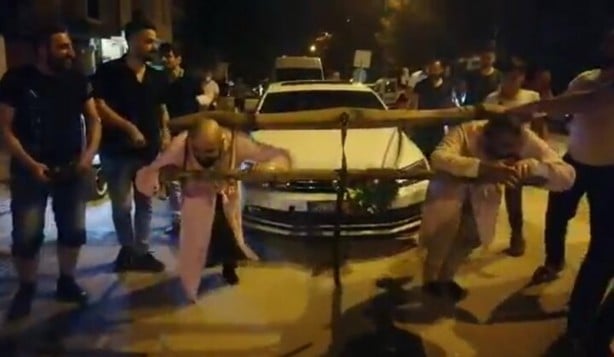 Foto - Damada görülmemiş eziyet! Boyunduruk takıp araç çektirdiler