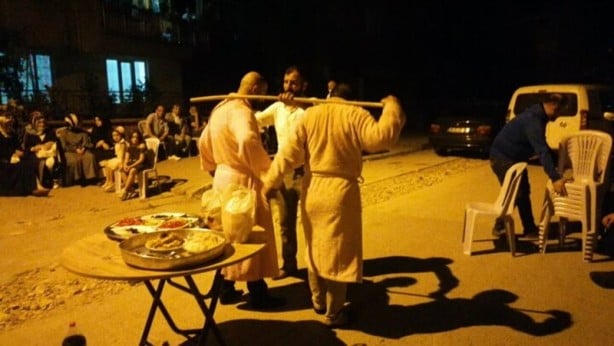 Foto - Damada görülmemiş eziyet! Boyunduruk takıp araç çektirdiler