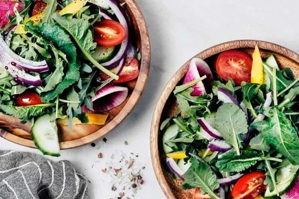 Foto - Damar ve kalp dostu kuersetin içeren yiyecekler