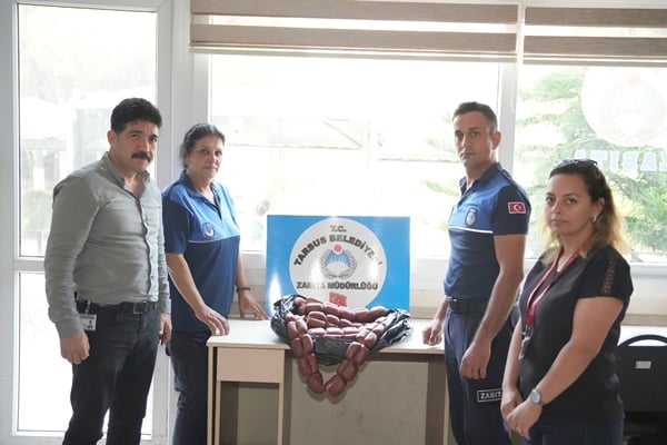 Foto - Dana sucuğundan bakın ne eti çıktı