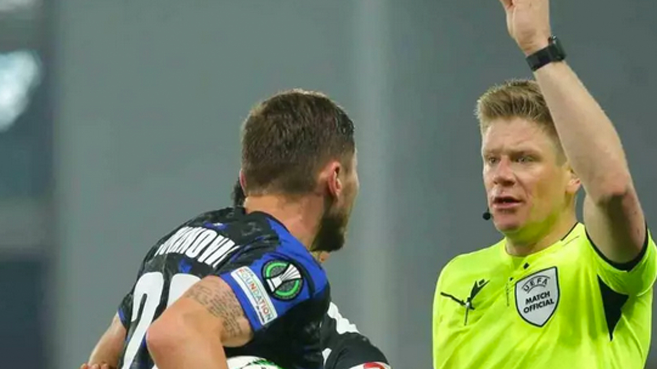 Danimarka’da deprem! İlk kez bu oldu: Kovulan O alçak hakem belasını buldu…