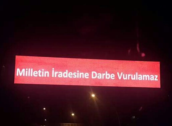 Foto - Darbe girişimi sosyal medyaya böyle yansıdı!