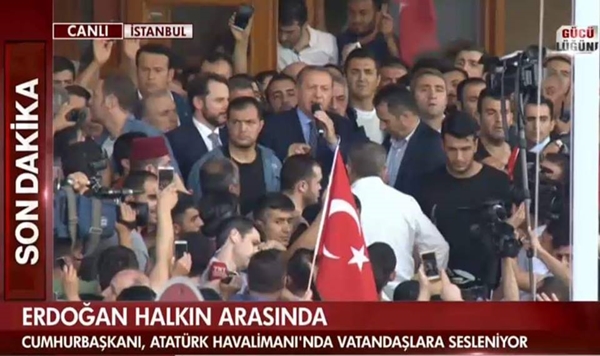 Foto - Darbe girişimi sosyal medyaya böyle yansıdı!