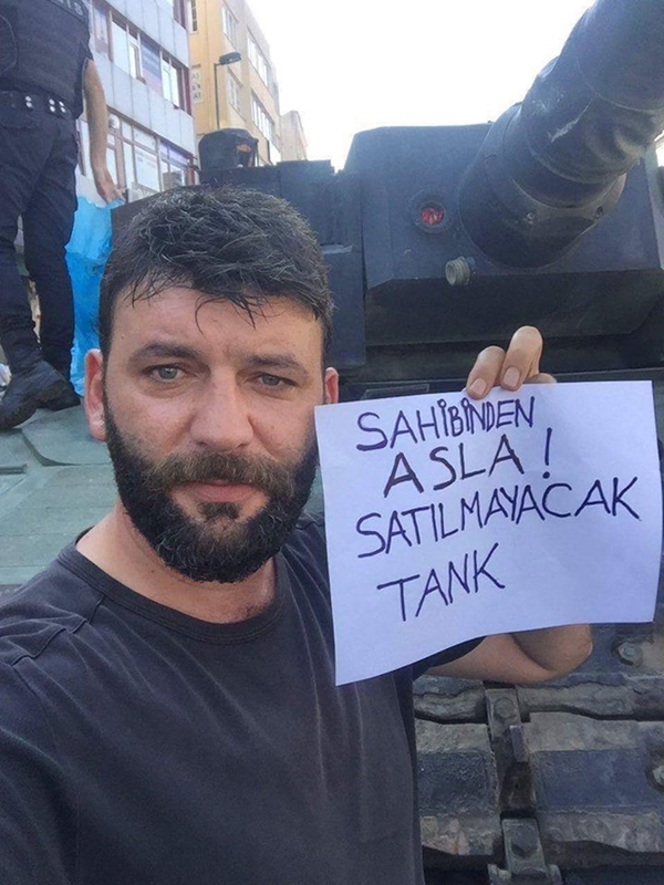 Foto - Darbe girişimi sosyal medyaya böyle yansıdı!