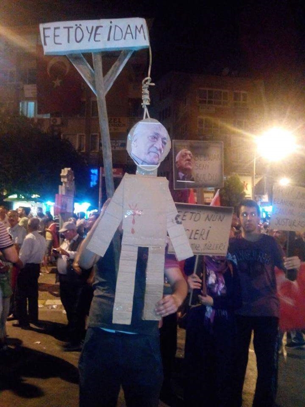 Foto - Darbe girişimi sosyal medyaya böyle yansıdı!