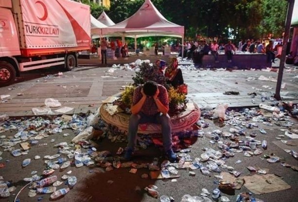 Foto - Darbe nöbeti sabaha dek sürdü!