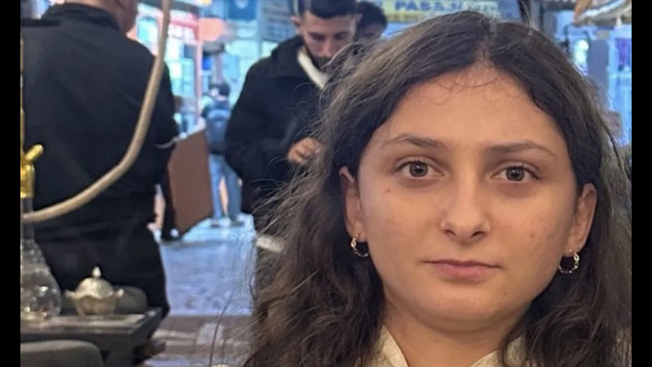 Foto - Darbeci abilerine özenip TSK’dan kovulan Ebru Eroğlu’nun son hali gündem oldu