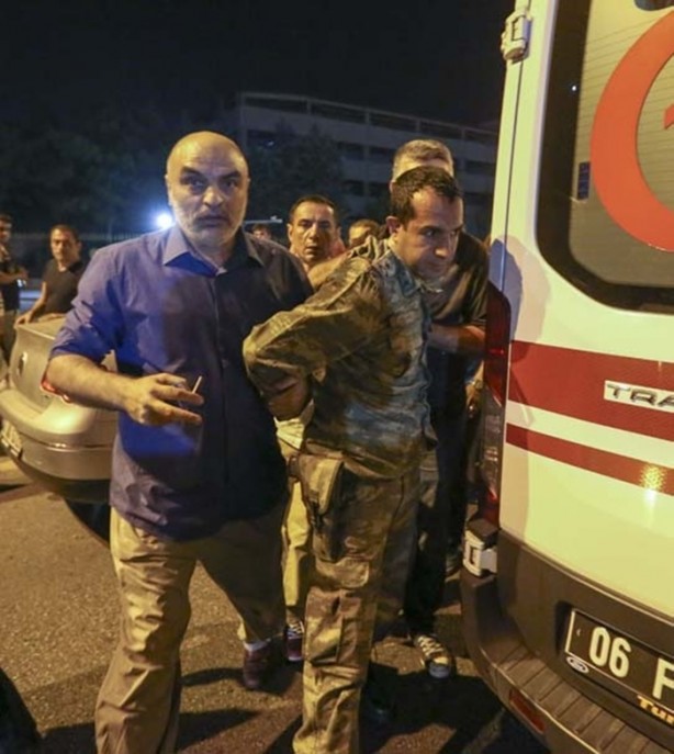 Foto - Darbeci Binbaşı böyle teslim oldu!