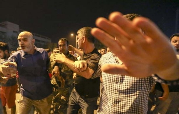 Foto - Darbeci Binbaşı böyle teslim oldu!