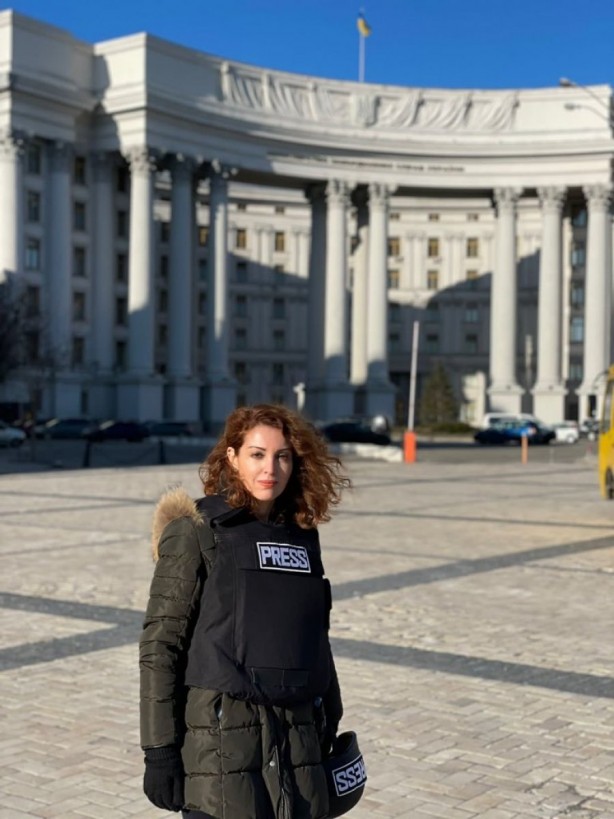 Foto - Darbecilere generallere af isteyen Nagehan Alçı Ukrayna askeri üniforması giydi! Gelen tepkilere cevap verdi