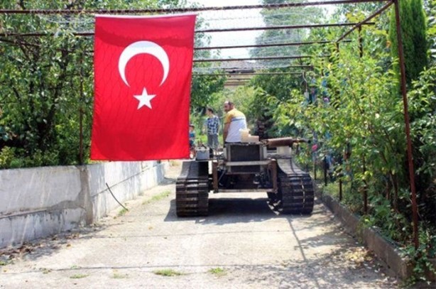 Foto - Darbecilere kızıp tank yaptı