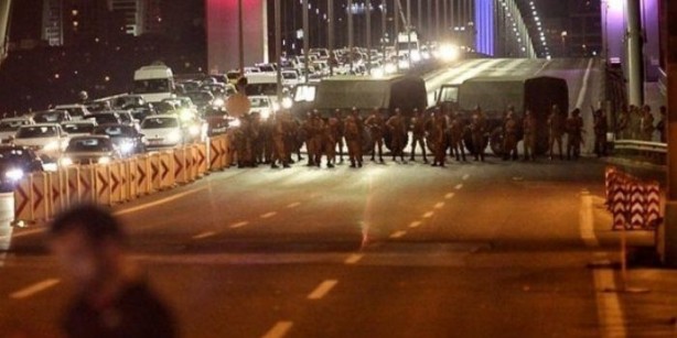 Foto - Darbecilerle birlikte hareket eden polisler tutuklandı!