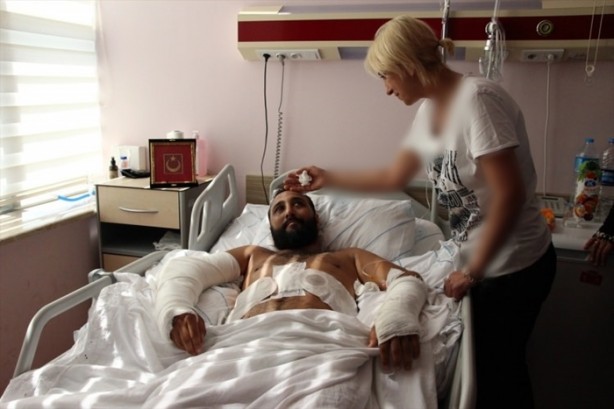 Foto - Darbeye direndi diye ikinci kattan attılar!