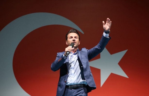 Foto - Darbeye karşı meydanlara inen ünlü isimler