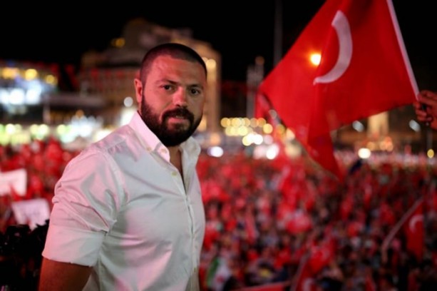 Foto - Darbeye karşı meydanlara inen ünlü isimler