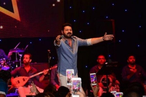 Foto - Darbeye karşı meydanlara inen ünlü isimler