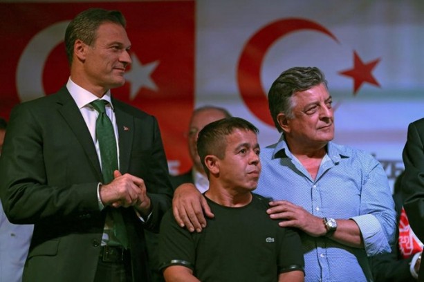 Foto - Darbeye karşı meydanlara inen ünlü isimler