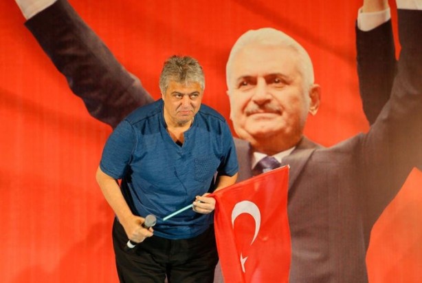 Foto - Darbeye karşı meydanlara inen ünlü isimler