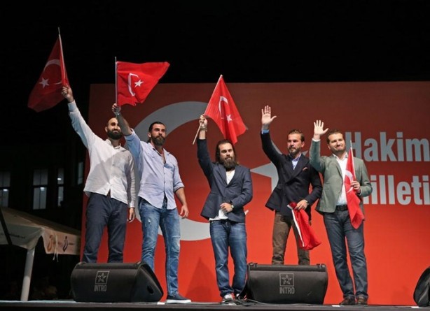 Foto - Darbeye karşı meydanlara inen ünlü isimler