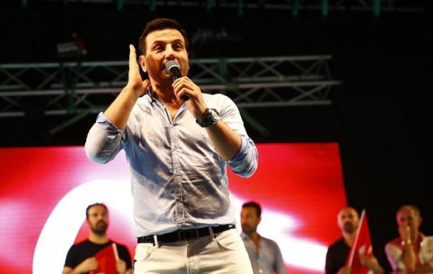 Foto - Darbeye karşı meydanlara inen ünlü isimler