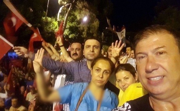 Foto - Darbeye karşı meydanlara inen ünlü isimler