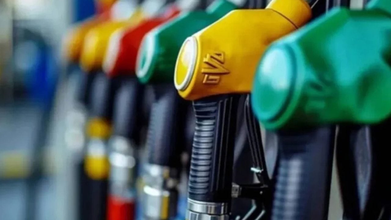 Foto - Avrupa ülkesinde akaryakıt indirimi: 10 milyon varil motorin! Darmaduman halinde olan ülke şokta
