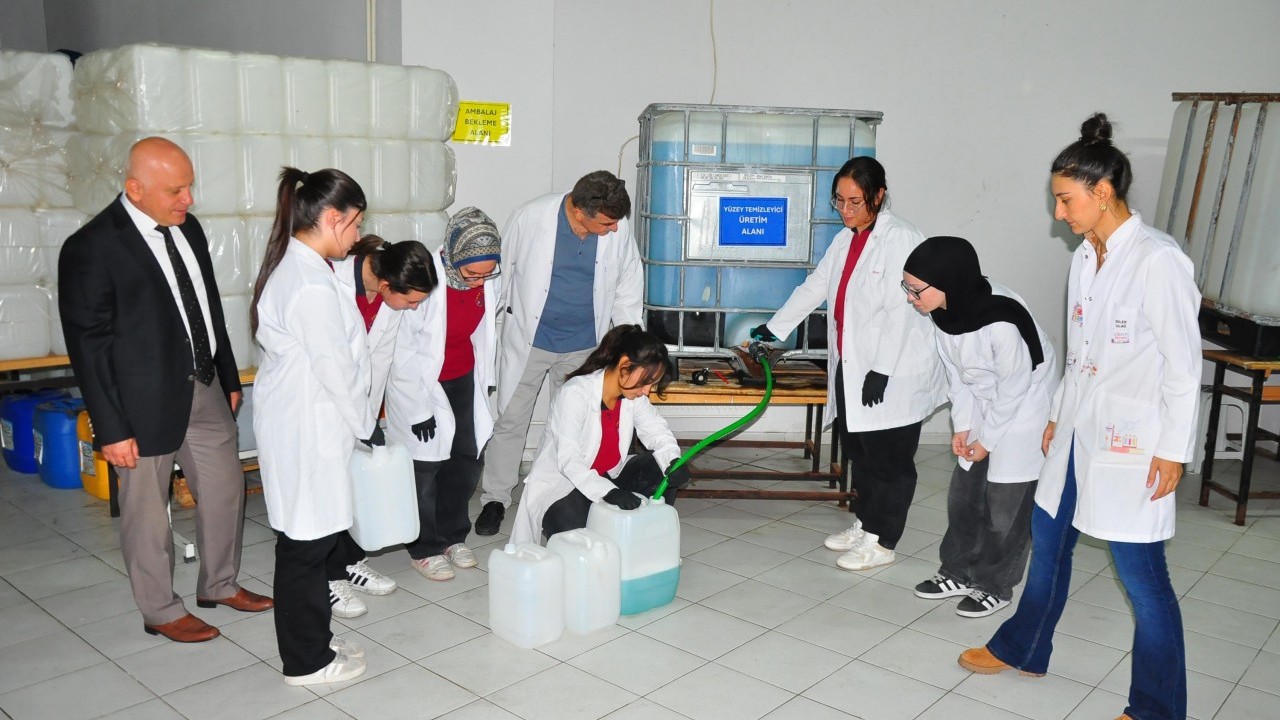 Foto - Darphane gibi para basıyor: Okul değil sanki fabrika!