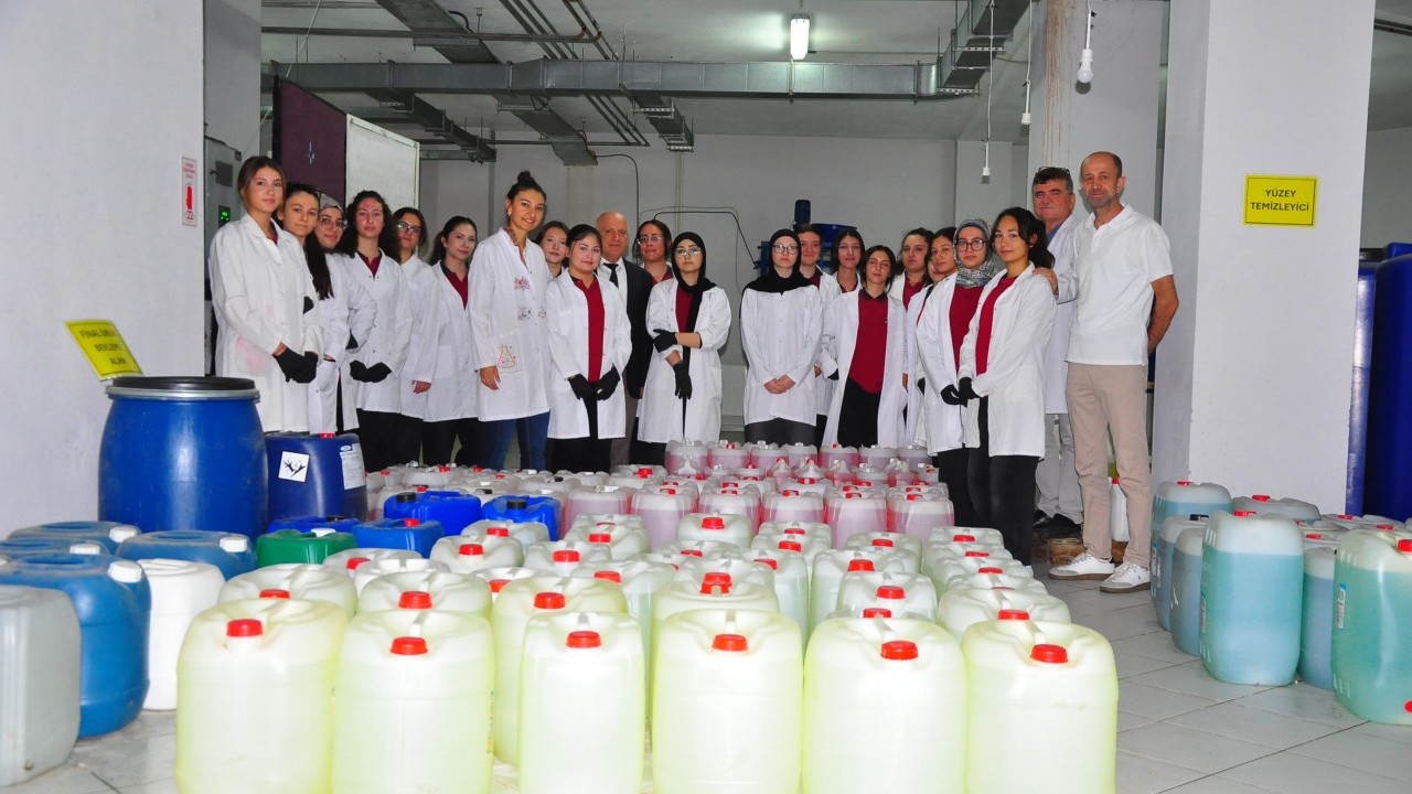 Foto - Darphane gibi para basıyor: Okul değil sanki fabrika!