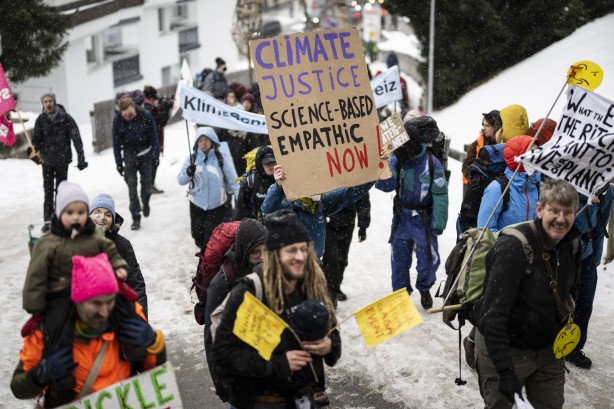 Foto - Davos'ta aktivistlerden "iklim değişikliği" protestosu!