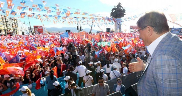 Foto - Davutoğlu'ndan İzmir'de gövde gösterisi