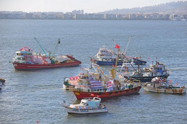 Foto - Davutoğlu'ndan İzmir'de gövde gösterisi