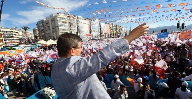 Foto - Davutoğlu'ndan İzmir'de gövde gösterisi