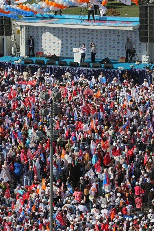 Foto - Davutoğlu'ndan İzmir'de gövde gösterisi