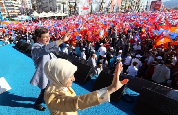 Foto - Davutoğlu'ndan İzmir'de gövde gösterisi