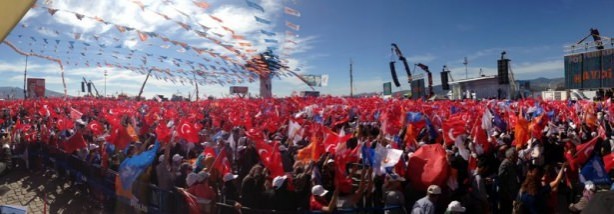 Foto - Davutoğlu'ndan İzmir'de gövde gösterisi