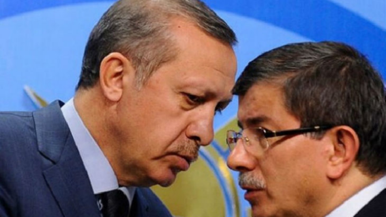 Foto - Davutoğlu’ndan olay sözler! "Şimdi telefonum çalsa ve sayın Cumhurbaşkanı arayıp ‘Gel’ dese, giderim"