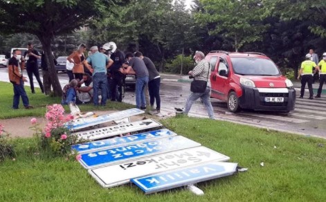 Foto - Davutoğlu'nun konvoyu kaza yaptı! Yaralılar var