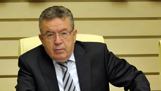 Davutoğlu’nun yol arkadaşı fena rezil oldu: Al sana diploma ziya