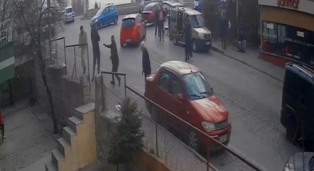 Dayak yediği eniştesine kurşun yağdırdı, ardından araç ile üzerinden geçti