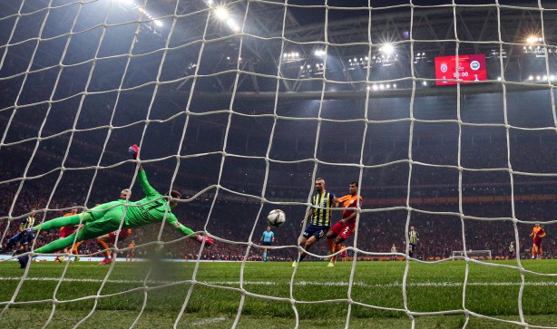 Foto - Dayanamadı! 94. dakikada gelen gol can aldı 