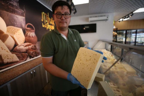 Dede mesleğini bırakamadı