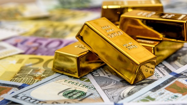 Foto - Dedektör ile 20 dakika içerisinde ülkenin en büyük altın hazinesini buldu! Kendisi bile buna inanamadı