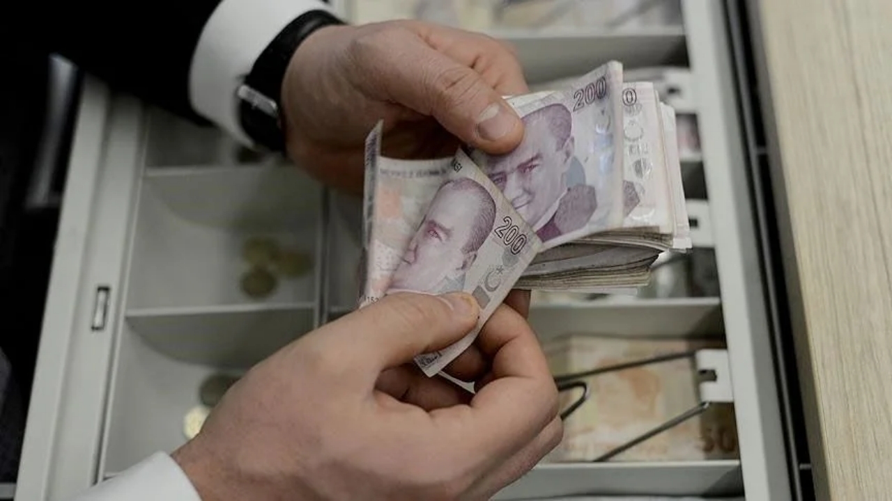 Foto - Dediği hep kuruşuna kadar çıkan isim, yeni rakamları açıkladı! İşte emekli ve memur zam oranları