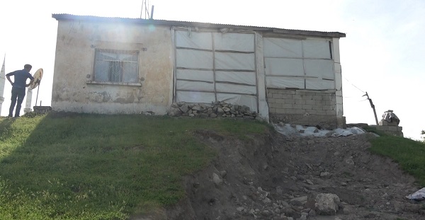 Foto - Defineciler bir kez daha 'yok artık' dedirtti! Binlerce yıllık tümülüsün altını böyle oydular