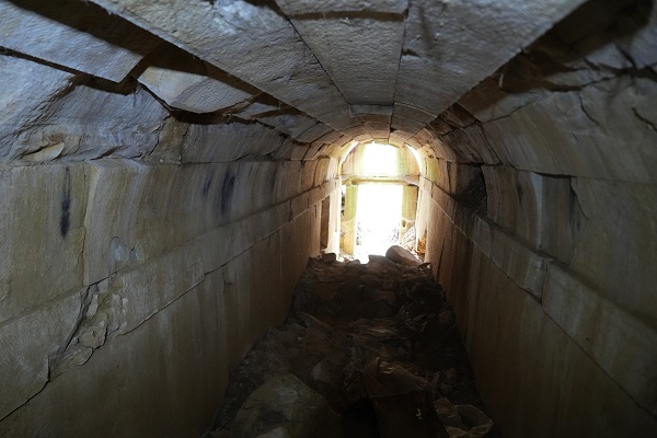 Foto - Defineciler talan ediyor! Tarihi yapılar çalıların arasında kayboldu