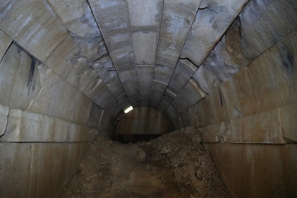 Foto - Defineciler talan ediyor! Tarihi yapılar çalıların arasında kayboldu