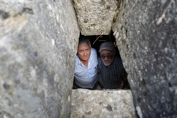 Foto - Defineciler talan ediyor! Tarihi yapılar çalıların arasında kayboldu