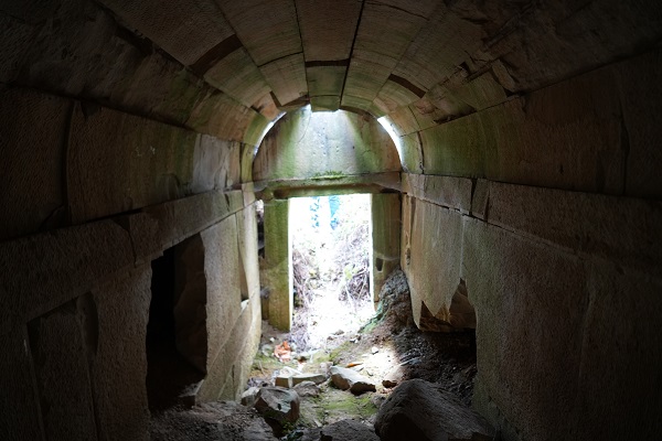 Foto - Defineciler talan ediyor! Tarihi yapılar çalıların arasında kayboldu