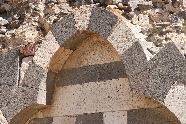 Foto - Defineciler talan etti! O yapı restore edilmeyi bekliyor